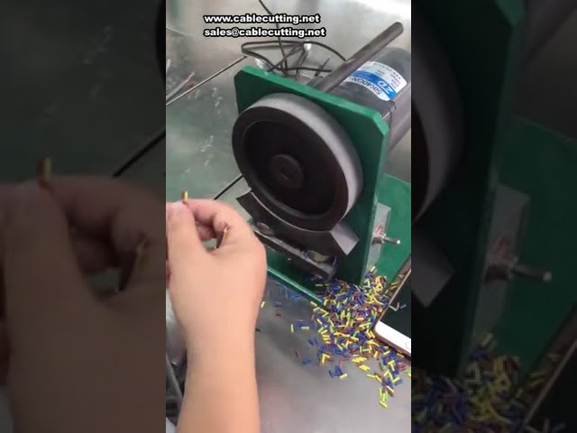 Machine à dénuder et torsader les câbles 1-30mm, 3000 pièces/h, pour 2 à 5 fils