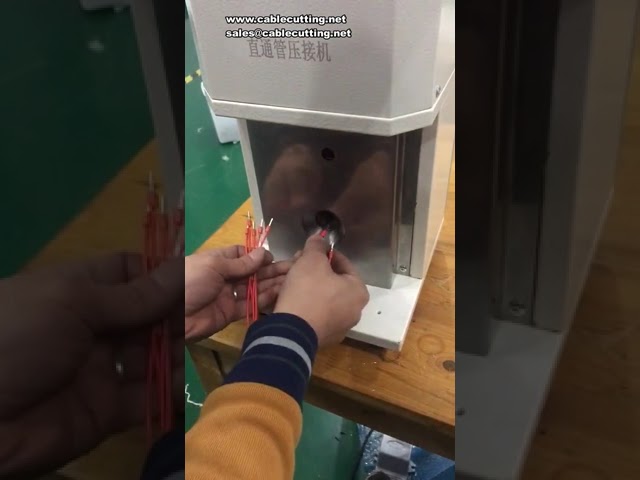 Machine à sertir les cosses droites 0,2-6 mm² pour l'électronique et les faisceaux automobiles