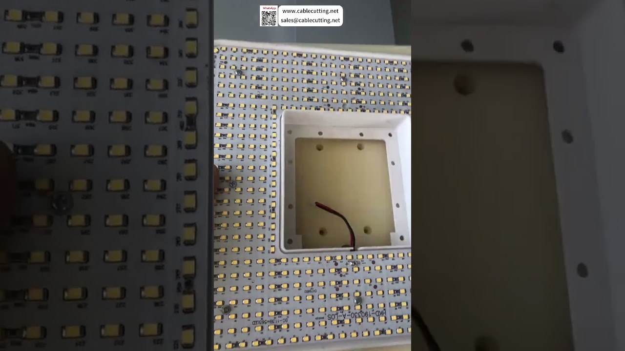 Installation rapide d'une visseuse automatique pour lampes LED - Automatisation industrielle