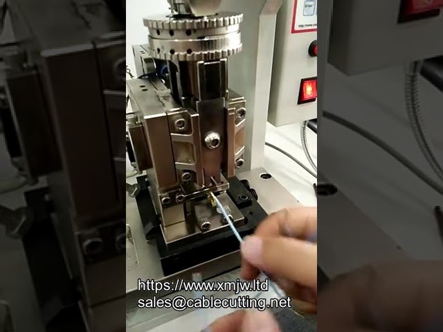 Machine à sertir les cosses de câbles 4 tonnes - 220V/110V - Idéale pour faisceaux et cosses tubulaires en cuivre