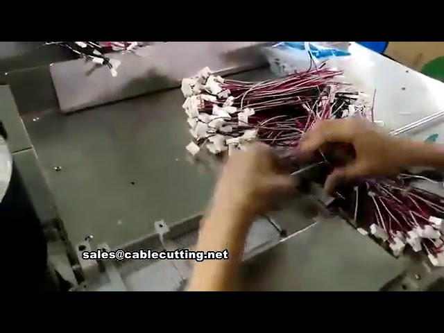Machine à colliers de serrage en nylon : rendement de 2500 pièces/heure