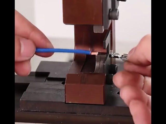 Applicateur de sertissage à vis pour connecteurs unipolaires – Moule OTP, presse unique