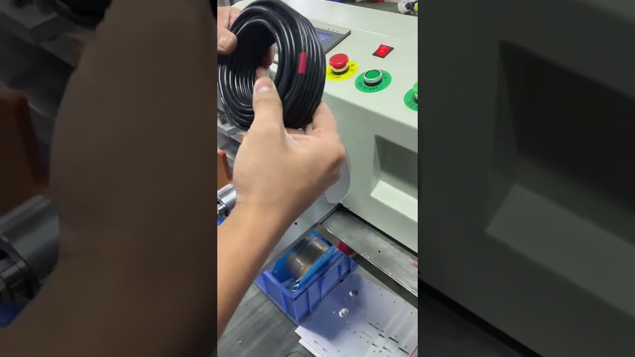 Votre assistant pour le métrage et l'enroulement des faisceaux de câbles #machine #cablewirestrippingmachine #factory