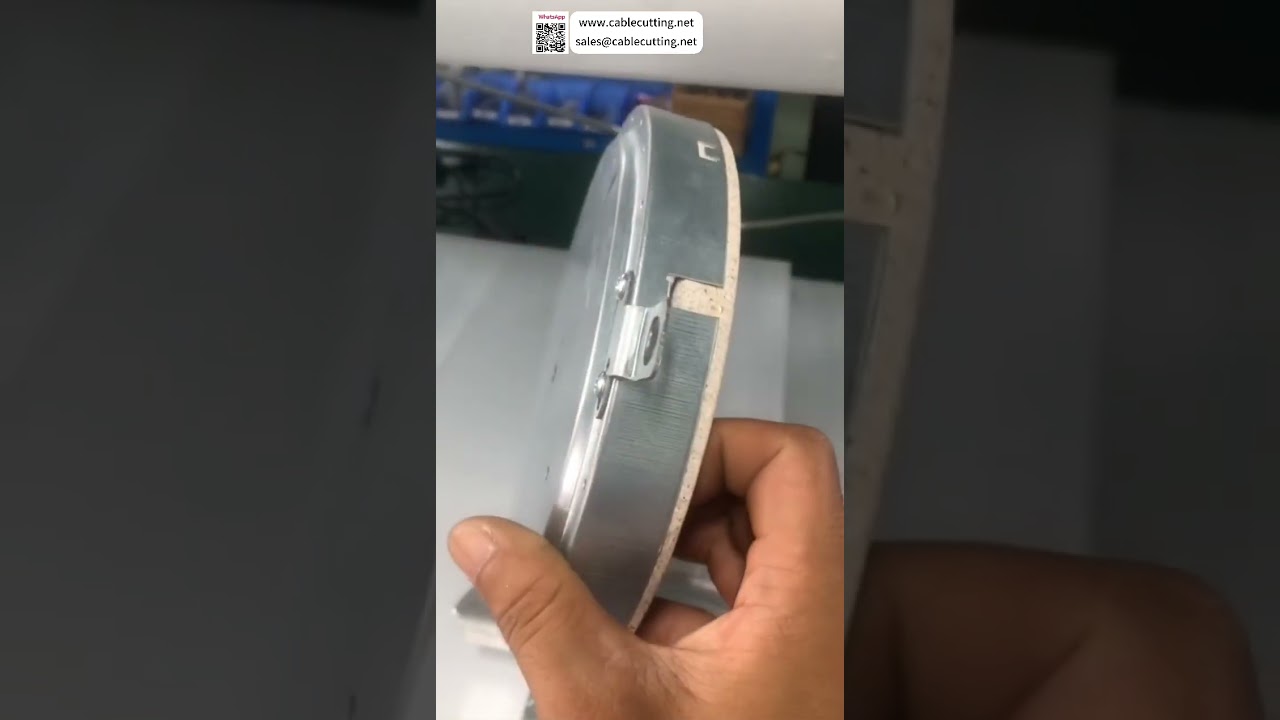 Machine de Vissage Automatique pour Plaques Chauffantes de Cuisinière : Automatisation d'Usine pour une Production Rapide