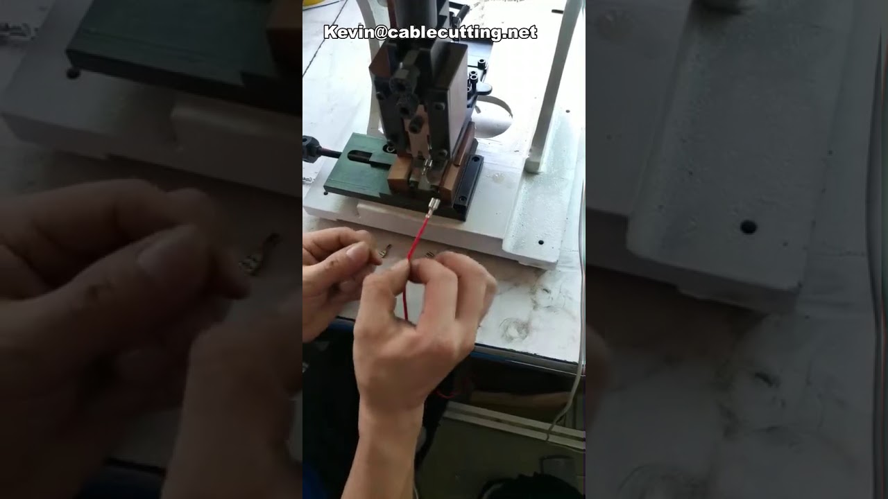 Fabricant de matrices et moules pour machines à sertir les fils - Applicateur de sertissage OTP
