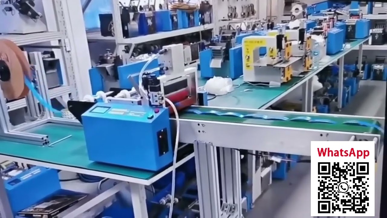 Machine de découpe de courroies avec convoyeur – Vidéo d'usine de bandes transporteuses
