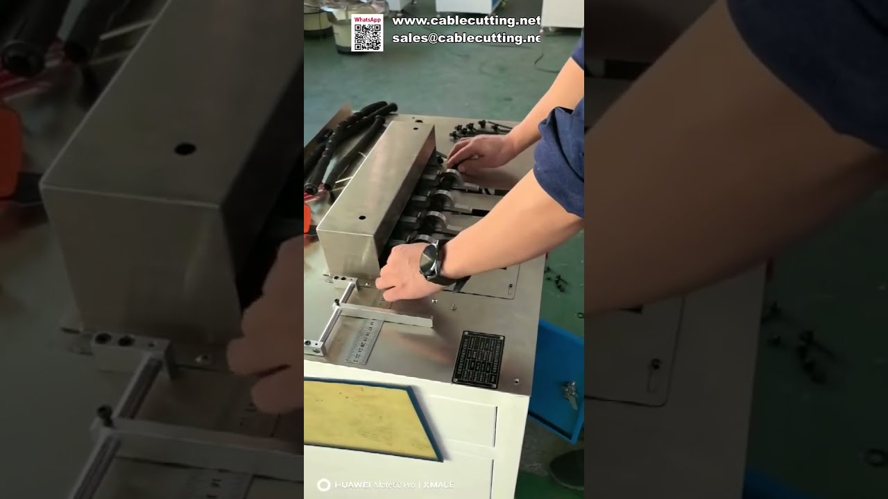 Machine semi-automatique à colliers de câble en nylon et à coupe