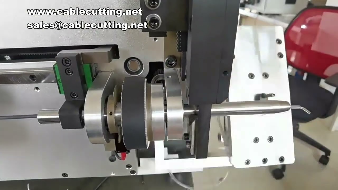Machine de cintrage 3D, machine à cintrer les fils de 2 à 6 mm², machine de dénudage et cintrage de faisceaux de câbles