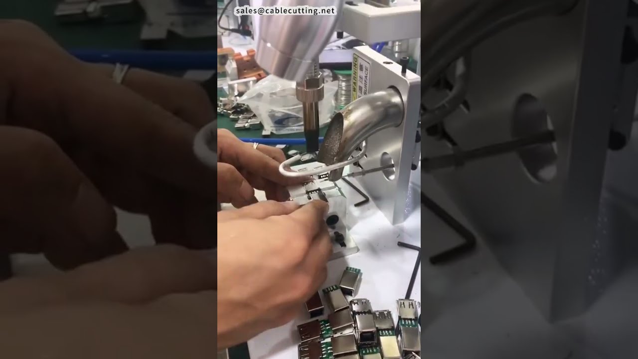 Adaptateur USB A femelle vers imprimante : soudure automatique en usine #machine #diy #soudure