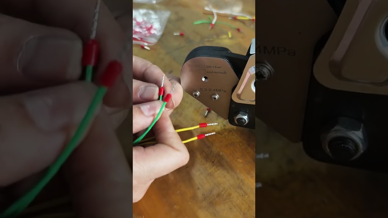 Machine à sertir pneumatique pour terminaux de tube avec dispositif de positionnement #usine #machine