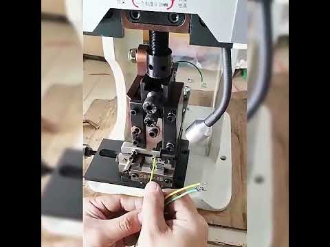 Machine à sertir les câbles automatique 1,5T-2T avec moule de précision