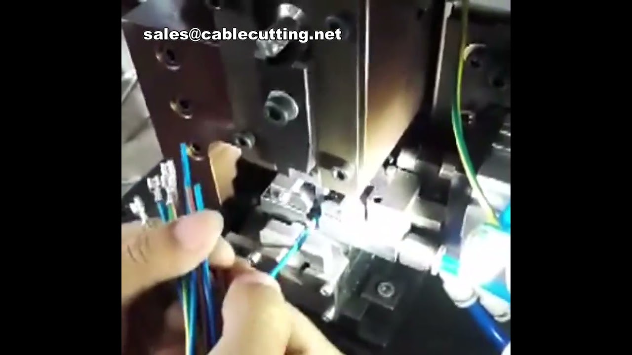 Machine pneumatique horizontale de dénudage et sertissage de bornes DC/AC pour fils multiconducteurs