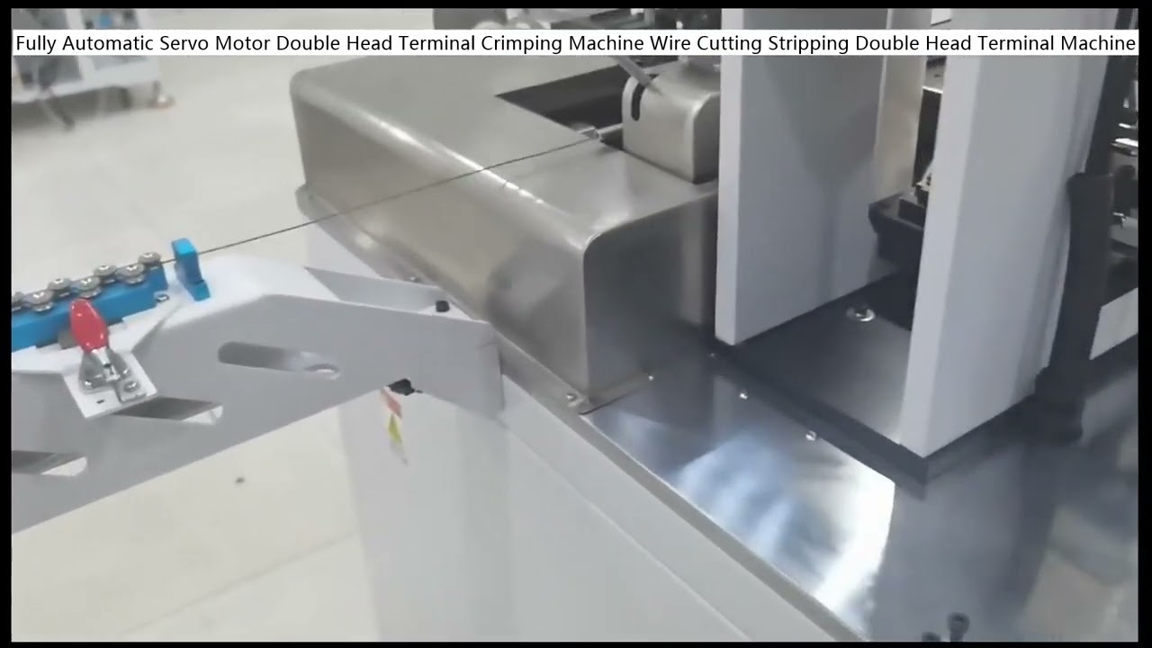 Machine à sertir les bornes double tête entièrement automatique à servomoteur – Coupe et dénude les fils