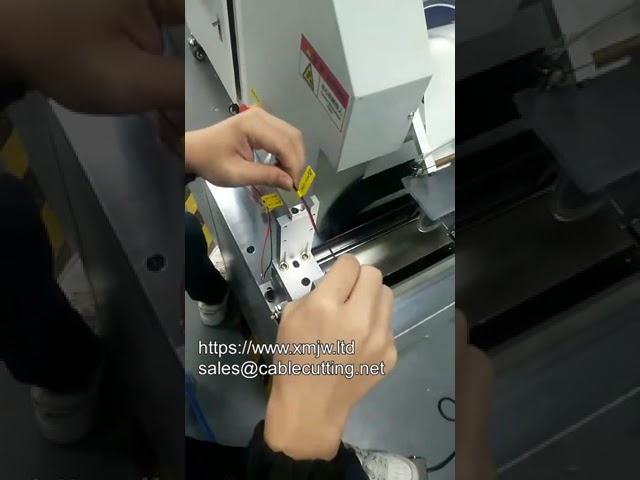 Machine d'étiquetage pliante demi-fil haute précision pour codes-barres - Automatisation industrielle