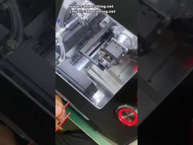 Machine à sertir automatique pour embouts non isolés 4SQMM - Sertissage de cosses et dénudage 4 faces
