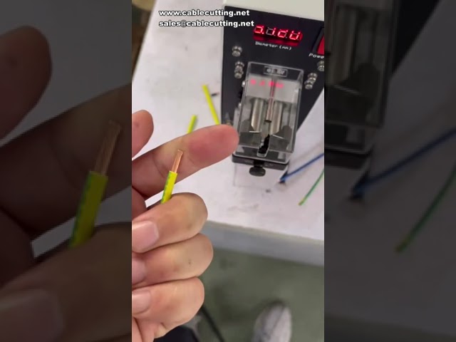 Machine à dénuder les câbles électriques 4SQMM - Dénudeuse automatique industrielle