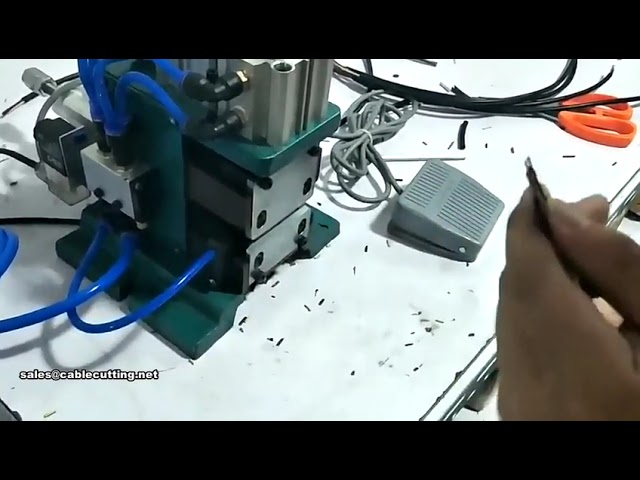 Machine pneumatique de dénudage et torsion multicœur 25mm - 3F-01