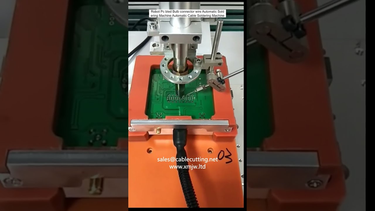 Machine à souder automatique pour câbles PC, ampoules et connecteurs - Robot de soudage de précision
