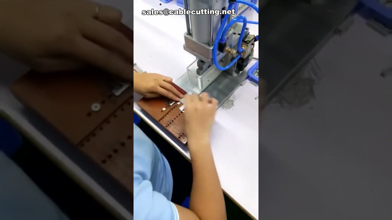 Machine à sertir les bornes pneumatique semi-automatique – pour câble ruban IDC