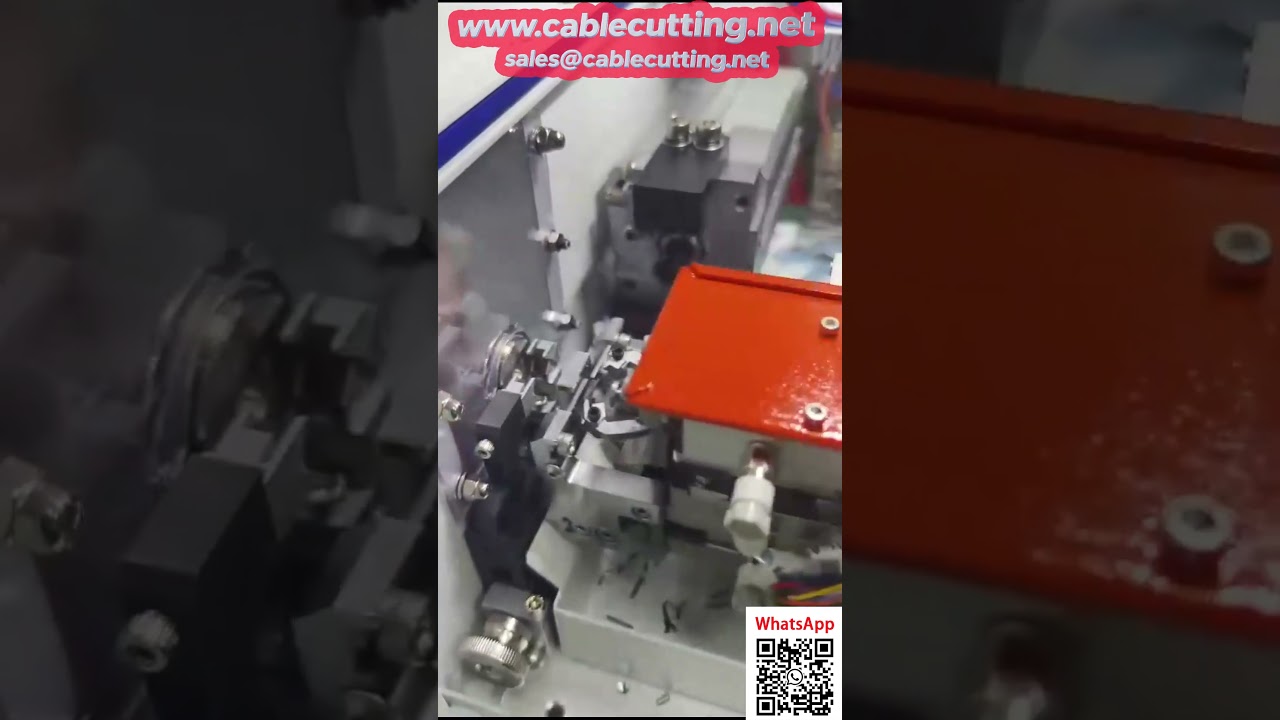 Machine de sertissage de cosses tubulaires préisolées : précision et fiabilité