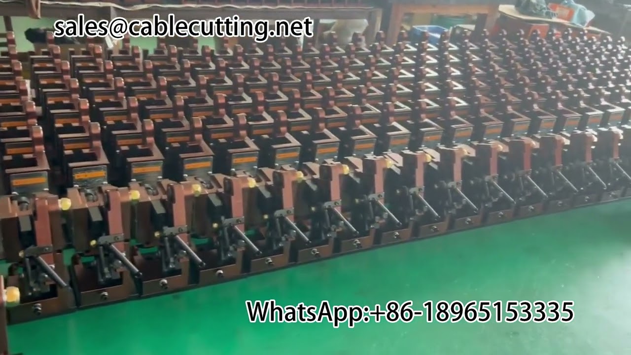 Machine à dénuder automatique pour moules terminaux et OTP