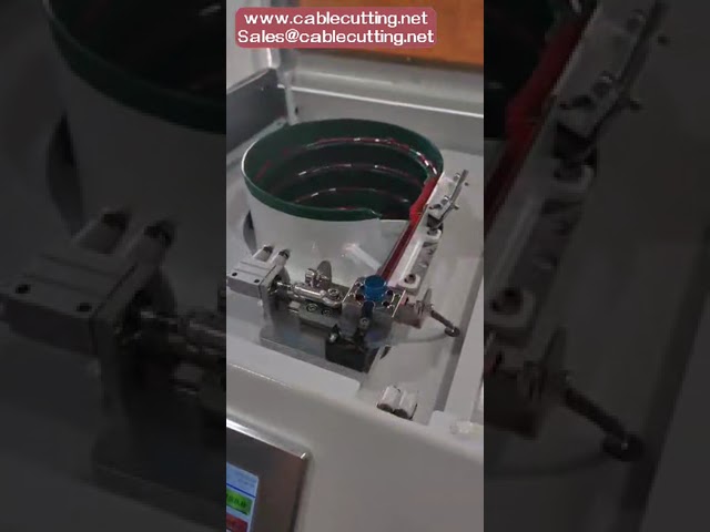 Machine automatique de sertissage de bornes libres et embouts - Dénudage, torsion et sertissage de câbles