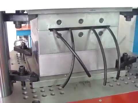 Fabrication de fiches électriques 3 broches standard Afrique du Sud – Machine de moulage par injection